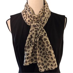 Casca Leopard Print Scarf